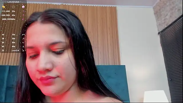 Snapshot of Kareena_chopra chatting on 06/04/26, 01:16 Kareena chopra online show from 06/04/26, 01:16