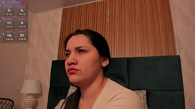 Snapshot of Kareena_chopra chatting on 11/15/25, 12:42 Kareena chopra online show from 11/15/25, 12:42