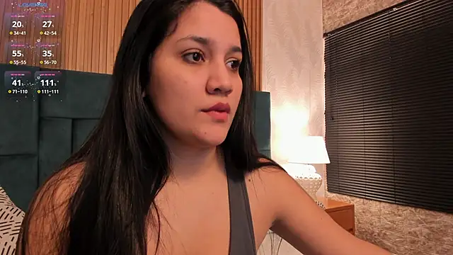 Snapshot of Kareena_chopra chatting on 10/30/25, 12:36 Kareena chopra online show from 10/30/25, 12:36