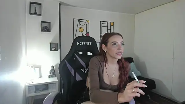 Snapshot of kay_marie chatting on 10/05/25, 08:43 kay marie online show from 10/05/25, 08:43