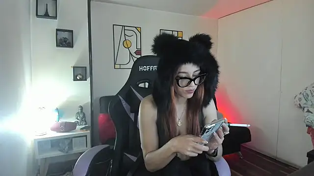 Snapshot of kay_marie chatting on 10/19/25, 09:28 kay marie online show from 10/19/25, 09:28