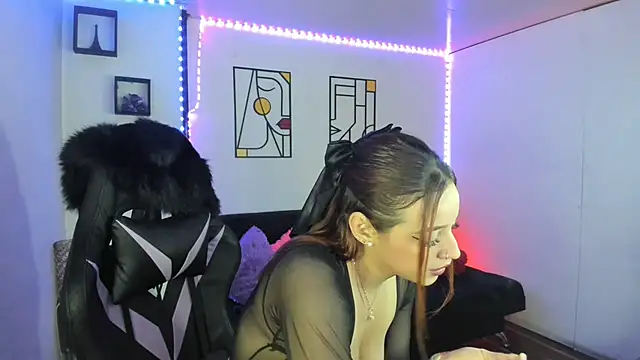 Snapshot of kay_marie chatting on 02/24/25, 11:19 kay marie online show from 02/24/25, 11:19