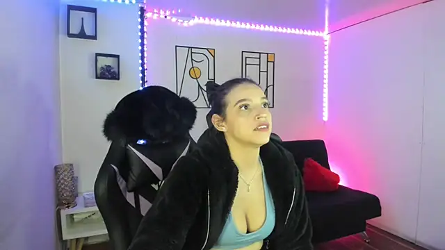 Snapshot of kay_marie chatting on 02/25/25, 11:15 kay marie online show from 02/25/25, 11:15