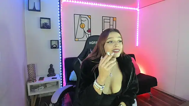 Snapshot of kay_marie chatting on 02/16/25, 11:50 kay marie online show from 02/16/25, 11:50