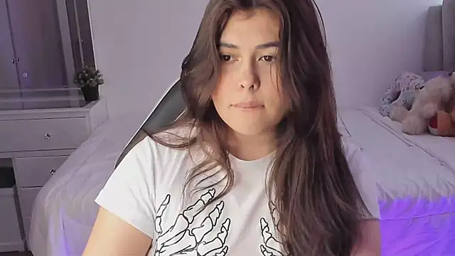 Snapshot of Alyaa_s chatting on 03/22/25, 02:36 Alyaa s online show from 03/22/25, 02:36