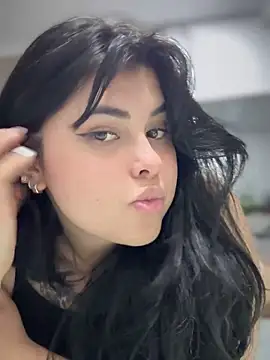 Snapshot of Alyaa_s chatting on 10/21/25, 11:26 Alyaa s online show from 10/21/25, 11:26