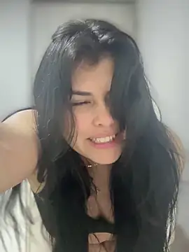 Alyaa s online show from 11/05/25, 01:52