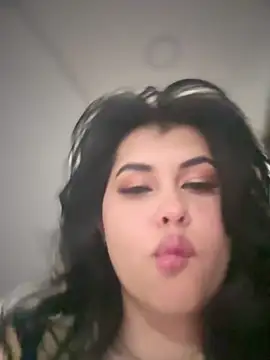 Snapshot of Alyaa_s chatting on 10/03/25, 10:55 Alyaa s online show from 10/03/25, 10:55