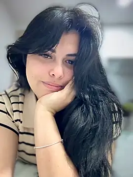 Snapshot of Alyaa_s chatting on 10/10/25, 01:28 Alyaa s online show from 10/10/25, 01:28