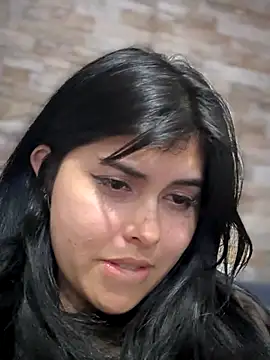 Alyaa s online show from 10/25/25, 04:44