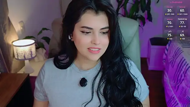 Alyaa s online show from 06/30/26, 04:56