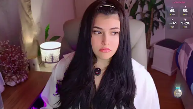 Alyaa s online show from 06/06/26, 01:55