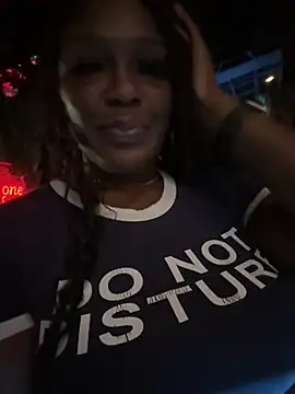 Snapshot of TilaTotti chatting on 12/19/25, 05:54 TilaTotti online show from 12/19/25, 05:54