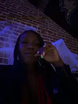 Snapshot of TilaTotti chatting on 10/30/25, 02:21 TilaTotti online show from 10/30/25, 02:21