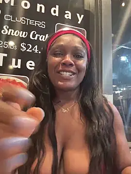 Snapshot of TilaTotti chatting on 03/07/25, 01:31 TilaTotti online show from 03/07/25, 01:31