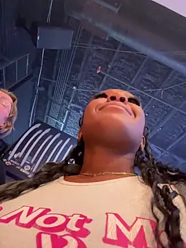 Snapshot of TilaTotti chatting on 12/20/25, 08:06 TilaTotti online show from 12/20/25, 08:06