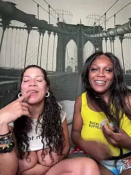 Snapshot of TilaTotti chatting on 02/22/25, 12:08 TilaTotti online show from 02/22/25, 12:08