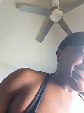 Snapshot of TilaTotti chatting on 06/04/26, 03:11 TilaTotti online show from 06/04/26, 03:11