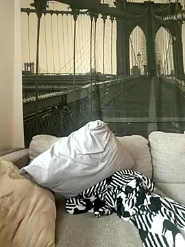 Snapshot of TilaTotti chatting on 10/15/25, 04:37 TilaTotti online show from 10/15/25, 04:37