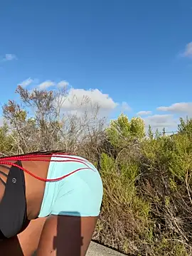 Snapshot of TilaTotti chatting on 10/21/25, 11:37 TilaTotti online show from 10/21/25, 11:37