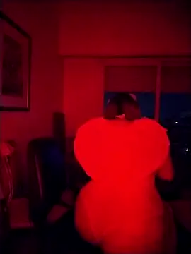 Snapshot of sasha_hot98 chatting on 11/01/25, 03:02 sasha hot98 online show from 11/01/25, 03:02