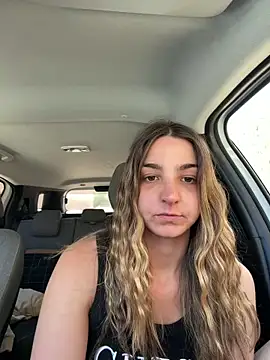 DoriDeluxe66 online show from 05/22/26, 12:58