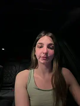 DoriDeluxe66 online show from 02/15/26, 10:30