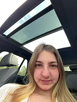 DoriDeluxe66 online show from 02/28/26, 10:48