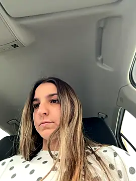 DoriDeluxe66 online show from 11/18/25, 10:18