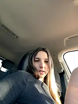 DoriDeluxe66 online show from 11/28/25, 02:17