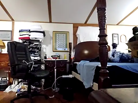 Snapshot of chosen923 chatting on 12/23/25, 04:12 chosen923 online show from 12/23/25, 04:12