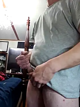 Snapshot of chosen923 chatting on 03/01/26, 02:00 chosen923 online show from 03/01/26, 02:00