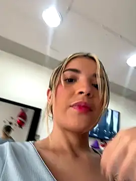 Snapshot of Sarita-candy chatting on 12/04/25, 07:13 Sarita-candy online show from 12/04/25, 07:13