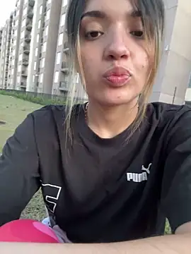 Snapshot of Sarita-candy chatting on 09/13/25, 10:54 Sarita-candy online show from 09/13/25, 10:54