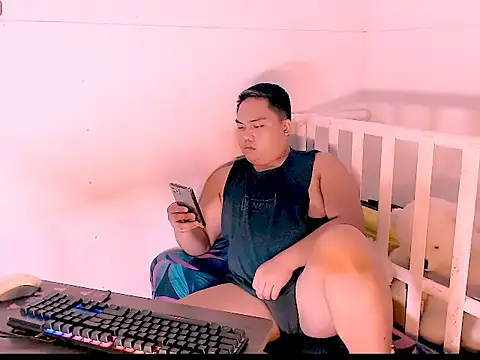 Snapshot of Hardking_69 chatting on 04/22/26, 12:23 Hardking 69 online show from 04/22/26, 12:23
