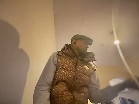 CuzzyB69 online show from 03/11/25, 12:50