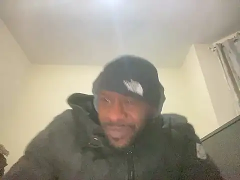 CuzzyB69 online show from 03/18/25, 07:33