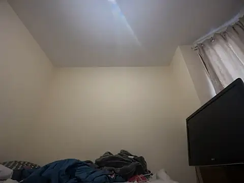 CuzzyB69 online show from 02/22/25, 04:51