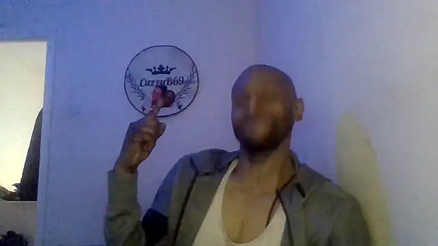 CuzzyB69 online show from 11/28/25, 08:36