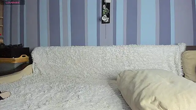 Snapshot of KatMartinez chatting on 12/15/25, 12:00 KatMartinez online show from 12/15/25, 12:00