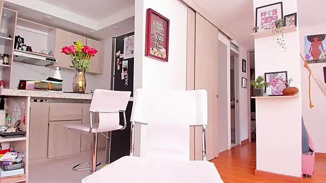 karlye 5 online show from 11/20/25, 02:07