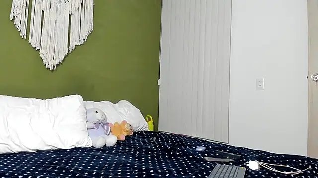 karlye 5 online show from 04/19/26, 01:50