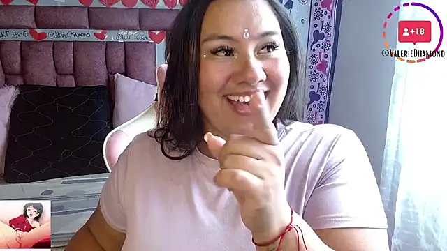 Snapshot of ValerieDiiamond chatting on 09/23/25, 04:14 ValerieDiiamond online show from 09/23/25, 04:14