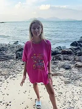 neighbours love online show from 01/09/26, 10:33