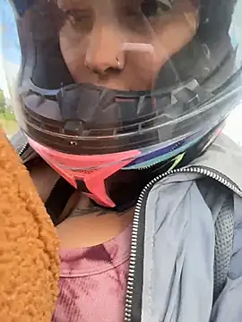 Snapshot of Emiily_W chatting on 01/09/26, 06:37 Emiily W online show from 01/09/26, 06:37