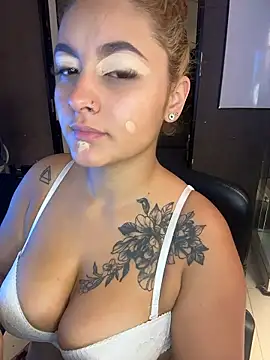 Snapshot of Emiily_W chatting on 01/11/26, 11:50 Emiily W online show from 01/11/26, 11:50