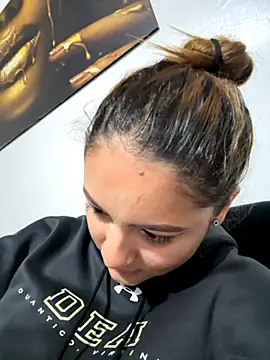 Snapshot of Emiily_W chatting on 10/29/25, 03:11 Emiily W online show from 10/29/25, 03:11