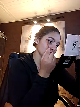 Snapshot of Emiily_W chatting on 10/24/25, 01:21 Emiily W online show from 10/24/25, 01:21