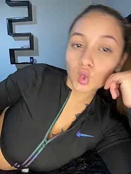 Snapshot of Emiily_W chatting on 03/04/26, 06:37 Emiily W online show from 03/04/26, 06:37