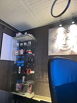 Snapshot of Emiily_W chatting on 01/05/26, 05:27 Emiily W online show from 01/05/26, 05:27